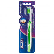 Зубная щетка Oral-B 3D White Whitening, medium